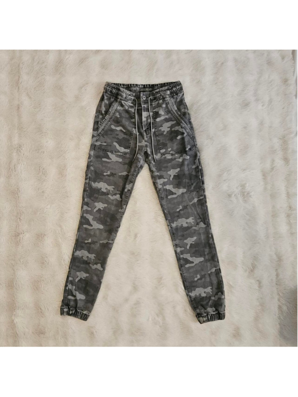 American Eagle high-waisted gray camo cotton blend jegging joggers, size 4